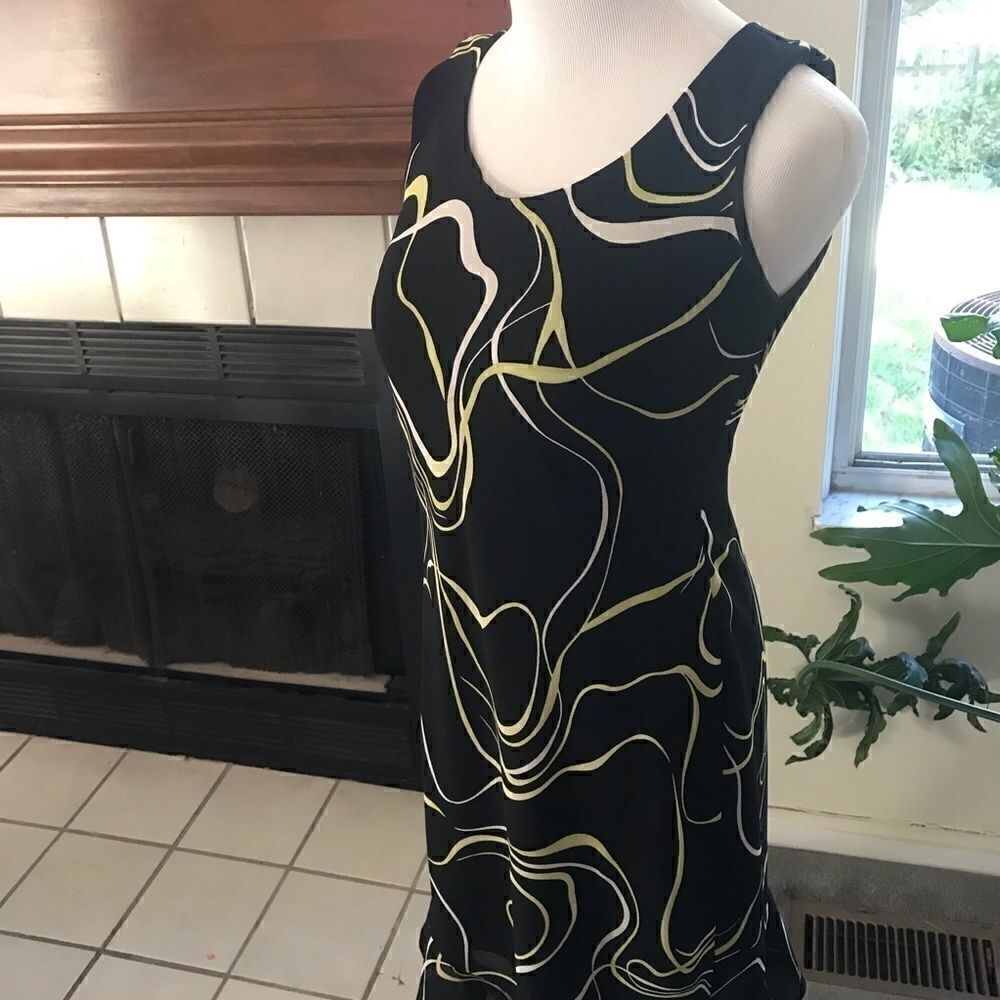 K Petite Size 4 Lovely Dress